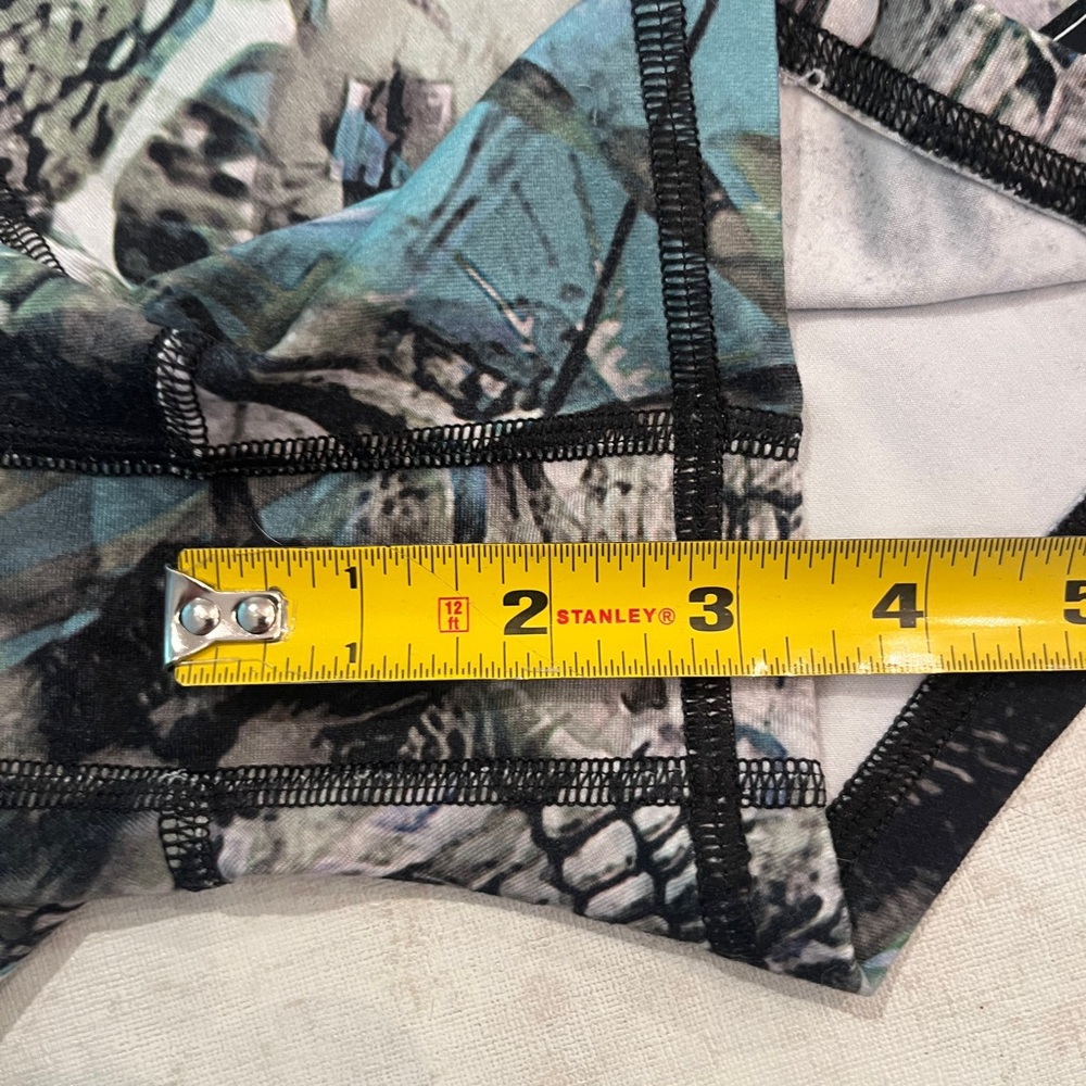 Fleo athletic Artistic skull and floral  Black and Teal workout Shorts. EUC! - Picture 8 of 8